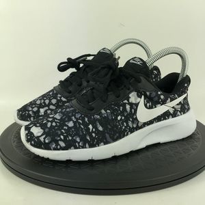 Nike Tanjun Print Black/White Athletic Running Shoes 833671-003 Women’s Size 5.5